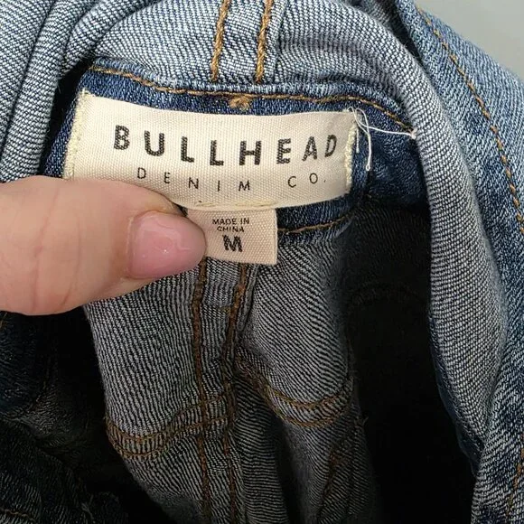 Bullhead Denim Overalls – Size M – Medium Wash Distressed Overall Jumpsuit - Picture 9 of 10